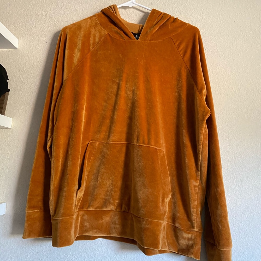 Velvet Pullover